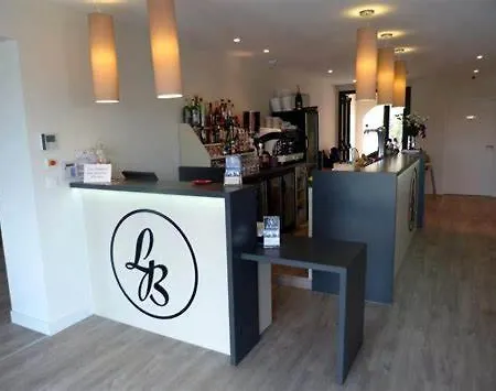 Hotel La Grande Baie 2*