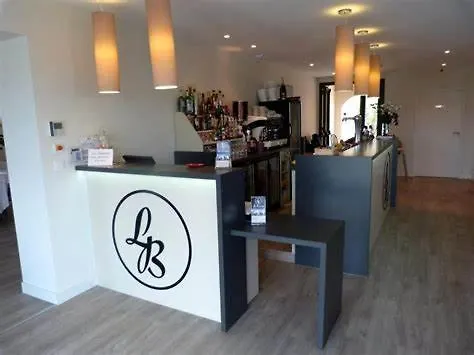 Hotel La Grande Baie 2*