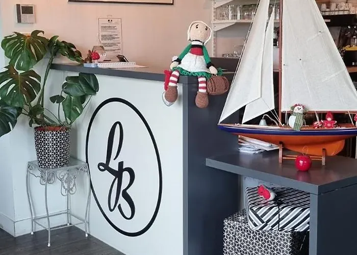 Hotel La Grande Baie 2*